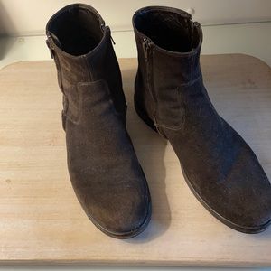 VGUC Johnston & Murphy 8.5 double zipper dark brown suede boots